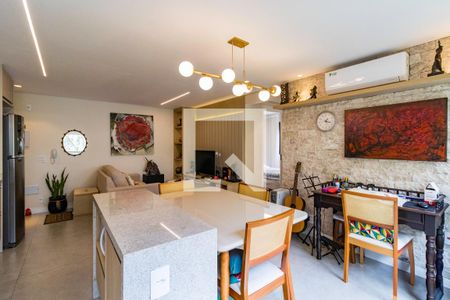 Sala/Cozinha de apartamento à venda com 2 quartos, 50m² em Vila Suzana, São Paulo