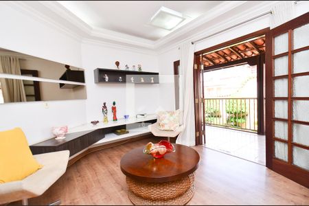 Sala de casa para alugar com 2 quartos, 160m² em Santa Inês, Belo Horizonte