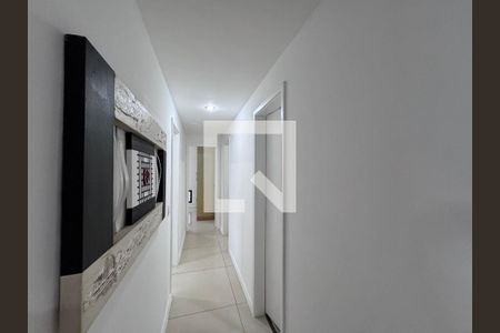 Corredor de apartamento à venda com 3 quartos, 180m² em Barra da Tijuca, Rio de Janeiro