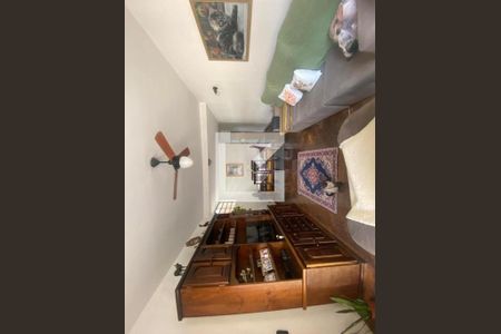 Sala de casa à venda com 3 quartos, 250m² em Jardim Aeroporto, São Paulo