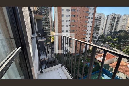 Varanda da Sala/Cozinha de kitnet/studio para alugar com 1 quarto, 27m² em Campo Belo, São Paulo