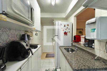 Cozinha de apartamento à venda com 3 quartos, 70m² em Jardim Ipaussurama, Campinas