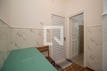 Corredor  de casa para alugar com 2 quartos, 250m² em Vila Fiat Lux, São Paulo