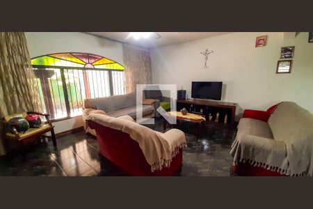 Sala de TV de casa para alugar com 4 quartos, 191m² em Vila Osasco, Osasco