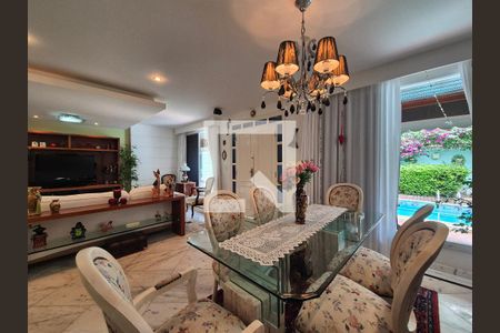 Sala de casa de condomínio à venda com 4 quartos, 400m² em Barra da Tijuca, Rio de Janeiro