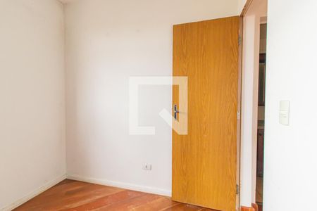 Quarto 1 de apartamento para alugar com 3 quartos, 68m² em Novo Mundo, Curitiba