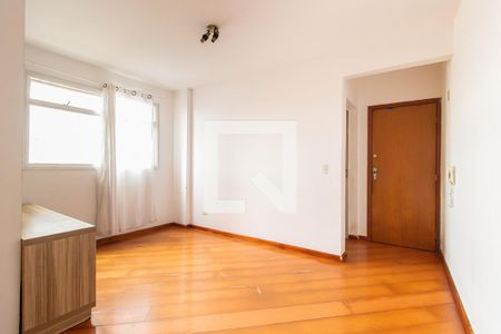 Sala de apartamento para alugar com 3 quartos, 68m² em Novo Mundo, Curitiba
