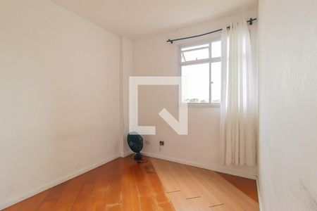 Quarto 2 de apartamento para alugar com 3 quartos, 68m² em Novo Mundo, Curitiba