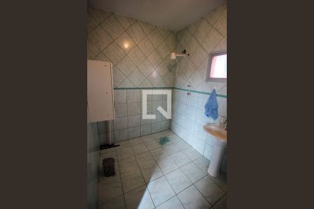 Banheiro da Suíte de casa para alugar com 2 quartos, 350m² em Vila Barcelona, Sorocaba