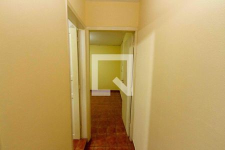 Corredor de casa para alugar com 2 quartos, 150m² em Jardim Santa Teresinha, São Paulo