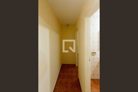 Corredor de casa para alugar com 2 quartos, 150m² em Jardim Santa Teresinha, São Paulo