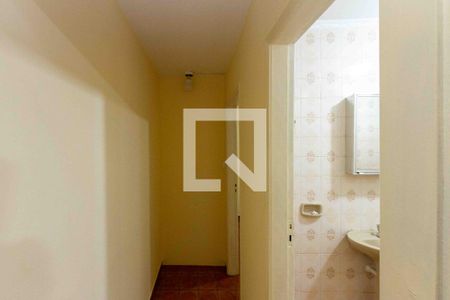 Corredor de casa para alugar com 2 quartos, 150m² em Jardim Santa Teresinha, São Paulo