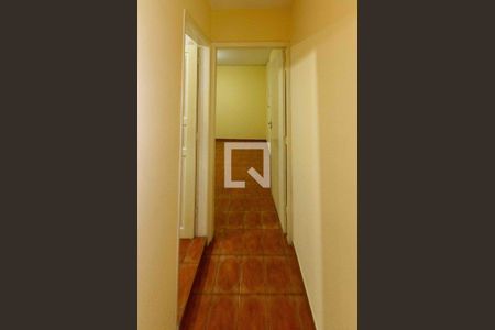 Corredor de casa para alugar com 2 quartos, 150m² em Jardim Santa Teresinha, São Paulo