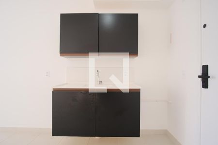 Cozinha e Área de Serviço de apartamento para alugar com 1 quarto, 27m² em Guaiauna, São Paulo