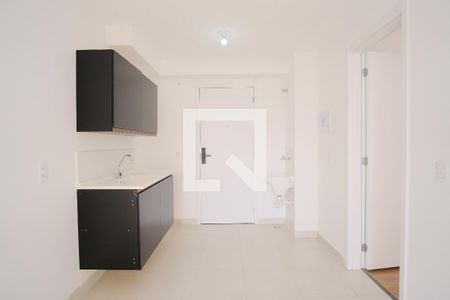 Cozinha e Área de Serviço de apartamento para alugar com 1 quarto, 27m² em Guaiauna, São Paulo