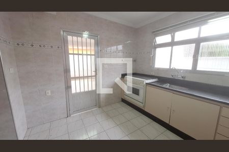 Cozinha de casa para alugar com 5 quartos, 300m² em Parque Suzano, Suzano