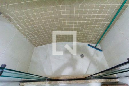 Banheiro 1 de casa à venda com 3 quartos, 183m² em Vila Domitila, São Paulo