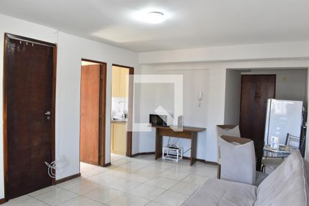 Sala de kitnet/studio para alugar com 1 quarto, 36m² em Centro, Curitiba