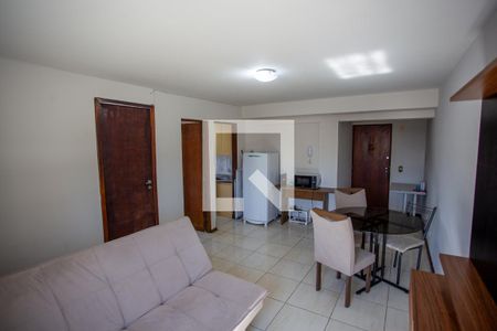 Sala/cozinha de apartamento para alugar com 1 quarto, 36m² em Centro, Curitiba