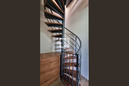 Escada de apartamento para alugar com 3 quartos, 166m² em Jardim Botânico, Ribeirão Preto