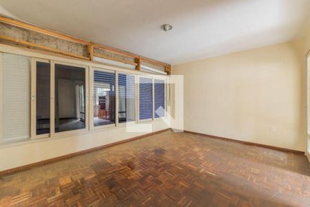 Casa à venda com 3 quartos, 378m² em Medianeira, Porto Alegre