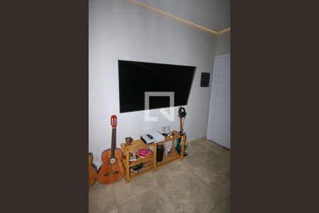 Sala de casa de condomínio para alugar com 2 quartos, 80m² em Sítio do Campo, Praia Grande