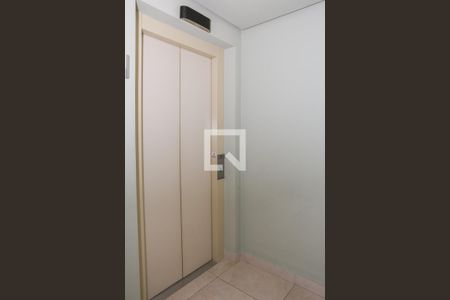 Hall do elevador de apartamento para alugar com 4 quartos, 241m² em Água Branca, São Paulo