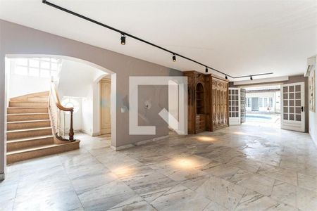 Casa à venda com 4 quartos, 250m² em Alto da Lapa, São Paulo