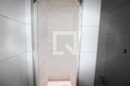 Banheiro Social de apartamento à venda com 2 quartos, 48m² em Vila Paulista, Guarulhos