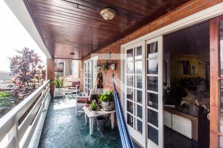 Varanda de casa de condomínio para alugar com 5 quartos, 465m² em Alphaville, Santana de Parnaíba