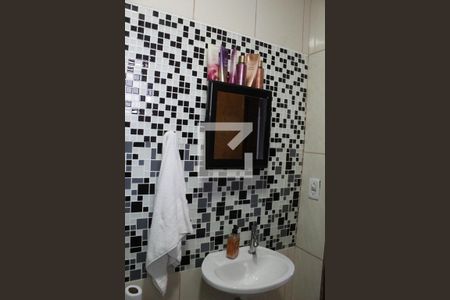 Banheiro de casa de condomínio à venda com 1 quarto, 70m² em Jacarepaguá, Rio de Janeiro