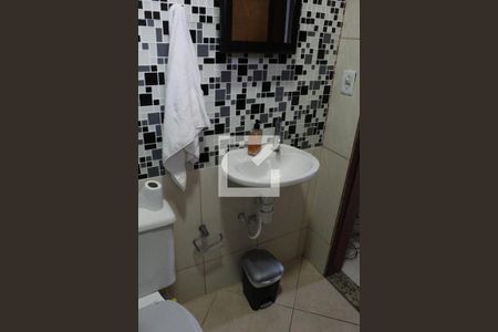 Banheiro de casa de condomínio à venda com 1 quarto, 70m² em Jacarepaguá, Rio de Janeiro