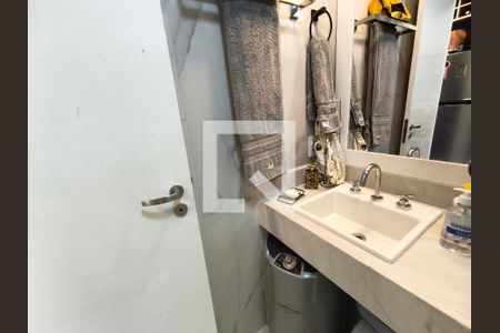 Banheiro de kitnet/studio à venda com 1 quarto, 24m² em Vila Mariana, São Paulo