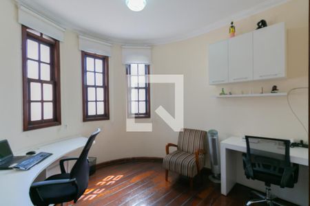 Escritório de casa à venda com 3 quartos, 235m² em Copacabana, Belo Horizonte