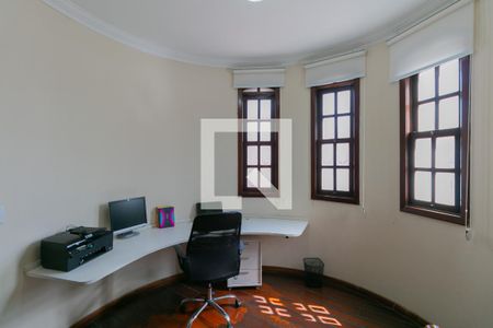 Escritório de casa à venda com 3 quartos, 235m² em Copacabana, Belo Horizonte
