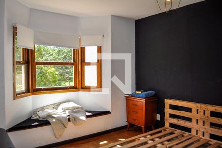 Quarto  de casa à venda com 5 quartos, 354m² em Jardim Isabel, Porto Alegre