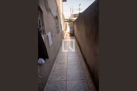 Corredor de casa à venda com 3 quartos, 90m² em Jardim Laguna, Contagem