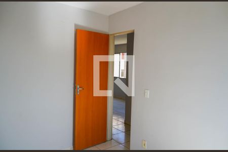 Quarto 2 de apartamento para alugar com 2 quartos, 53m² em Parque Primavera, Aparecida de Goiânia