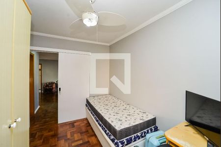 Quarto 1 de apartamento para alugar com 2 quartos, 60m² em Vila Ipiranga, Porto Alegre