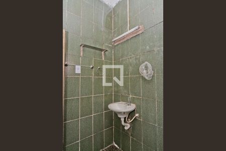 Banheiro de casa para alugar com 1 quarto, 65m² em Jardim Santa Monica, São Paulo