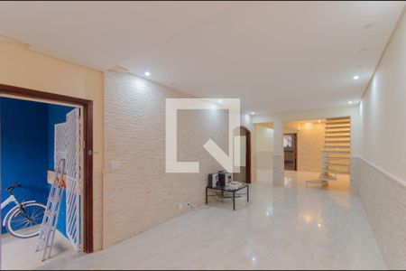 Sala de casa à venda com 4 quartos, 220m² em Vila Monumento, São Paulo