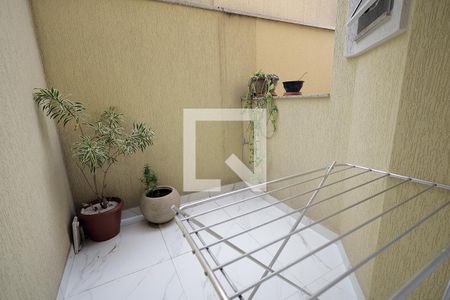 Sacada de apartamento à venda com 3 quartos, 85m² em Pinheirinho, Santo André