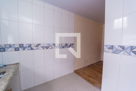 Sala/Cozinha de casa para alugar com 1 quarto, 40m² em Jardim Ponte Rasa, São Paulo