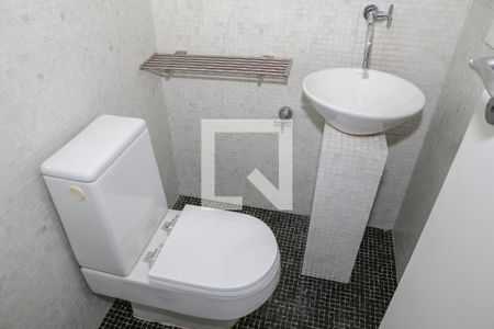 Lavabo de apartamento para alugar com 2 quartos, 210m² em Jardim das Bandeiras, São Paulo