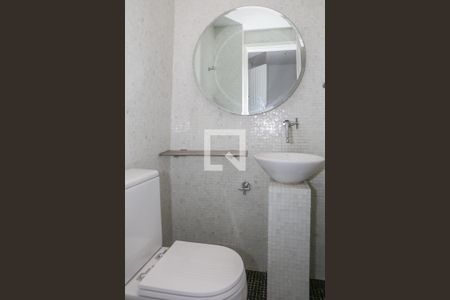 Lavabo de apartamento para alugar com 2 quartos, 210m² em Jardim das Bandeiras, São Paulo