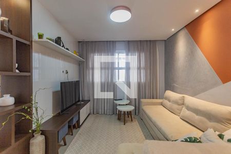 Sala de casa à venda com 3 quartos, 200m² em Liberdade, São Paulo