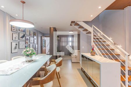 Sala de casa à venda com 3 quartos, 200m² em Liberdade, São Paulo