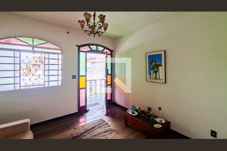 Sala de casa à venda com 7 quartos, 229m² em Nova Vista, Belo Horizonte