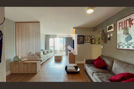 Sala de apartamento à venda com 3 quartos, 117m² em Vila Madalena, São Paulo