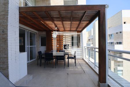 Varanda de apartamento para alugar com 4 quartos, 300m² em Parque Enseada, Guarujá